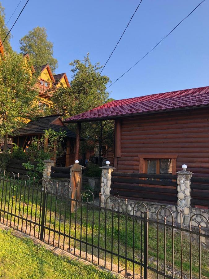 Hotel Skarbivka Vorokhta Exterior foto